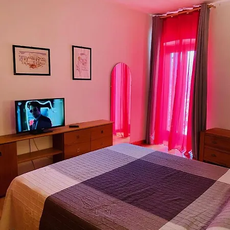 Red House בית נופש
