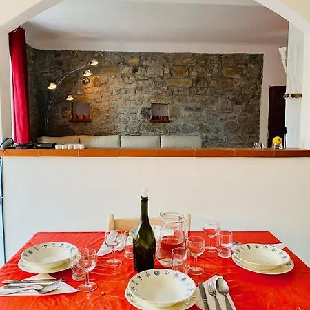 Red House Holiday home Tivegna