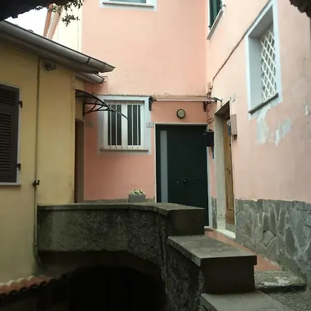 Holiday home Red House Tivegna
